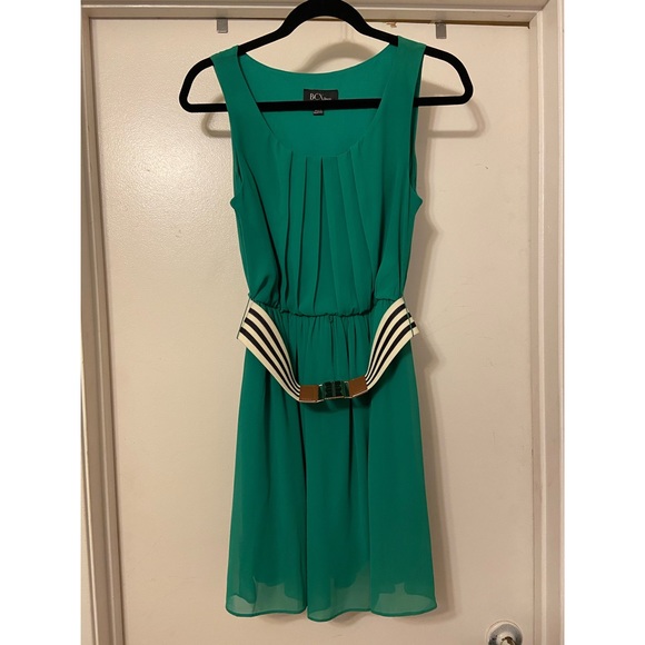 BCX Dresses & Skirts - Green Dress w/ belt